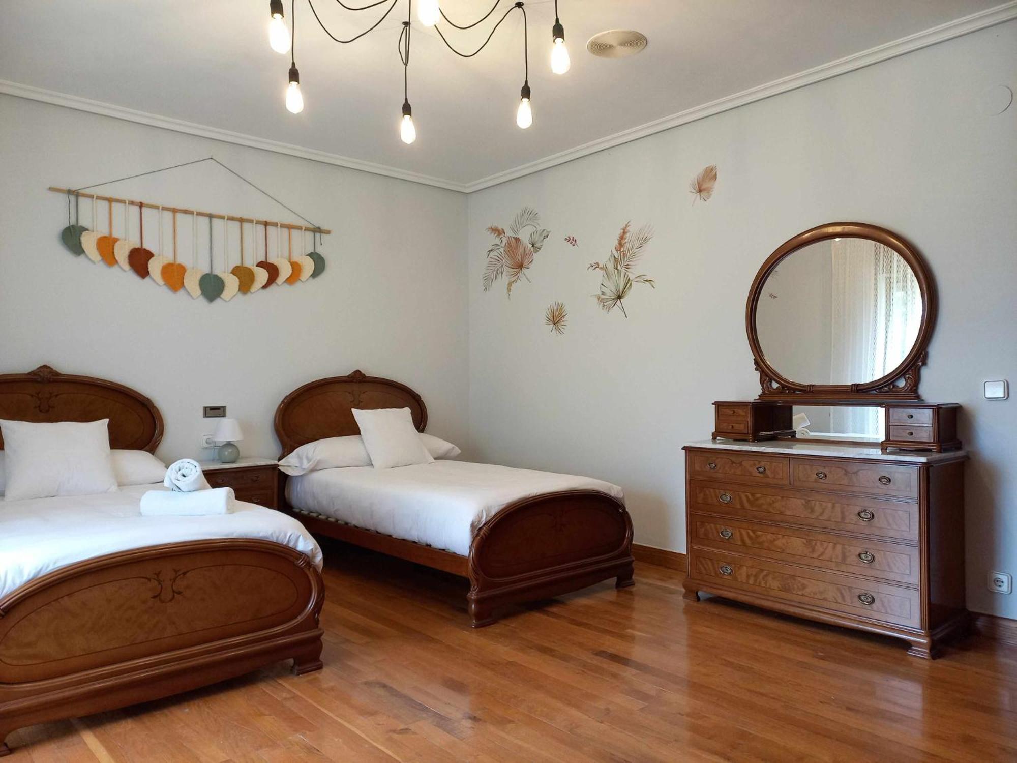 Ferienhaus Casa Albaitar Con Piscina Y Sala De Juegos Azcona