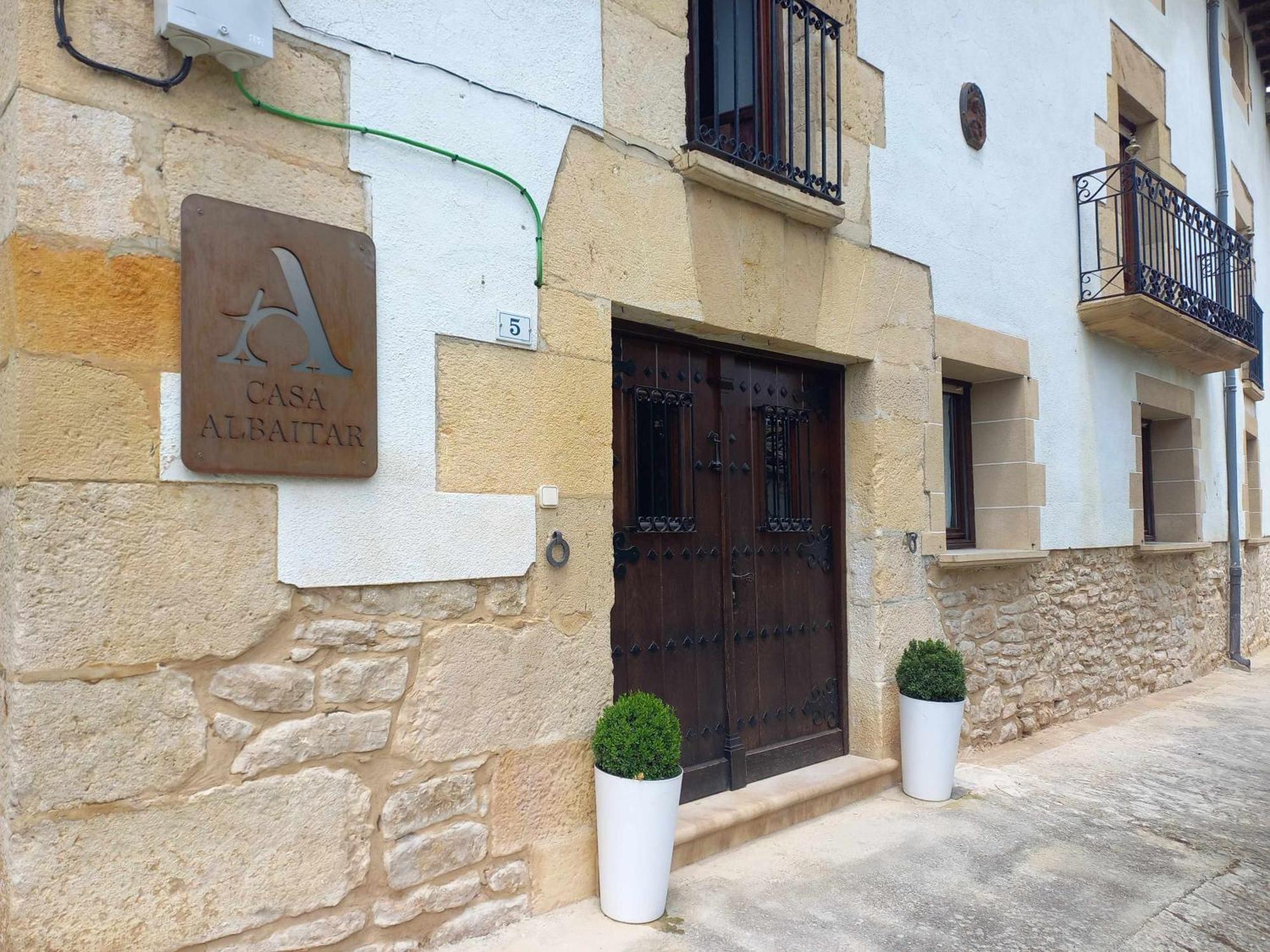 Casa Albaitar Con Piscina Y Sala De Juegos Ferienhaus Azcona
